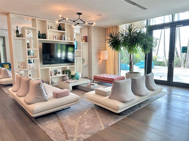 650 NE 32nd Street 1404, Miami, FL 33137
