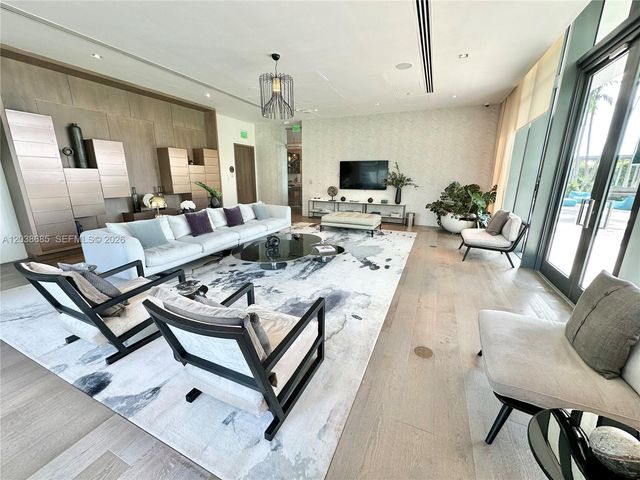 650 NE 32nd Street 1404, Miami, FL 33137