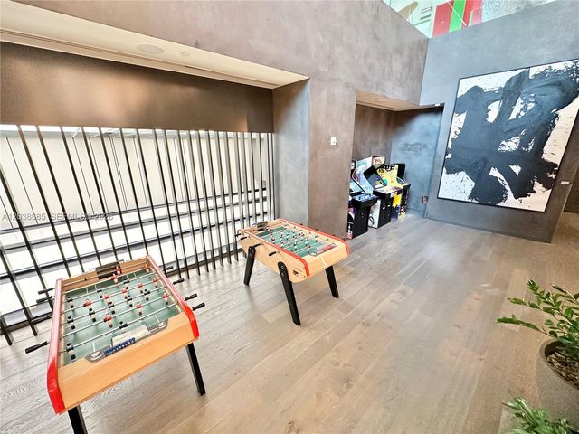 650 NE 32nd Street 1404, Miami, FL 33137