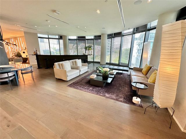 650 NE 32nd Street 1404, Miami, FL 33137