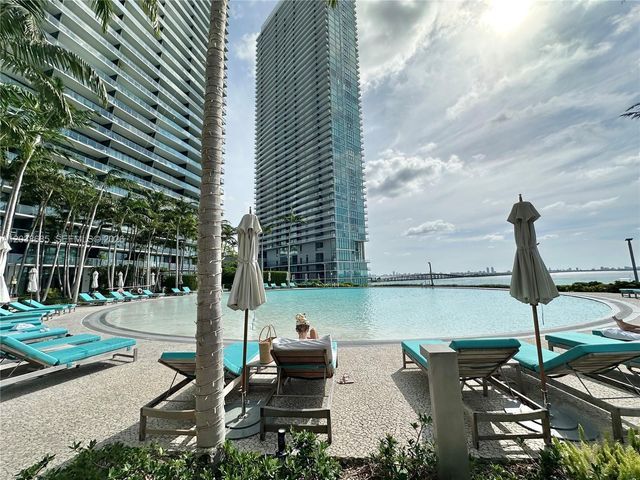 650 NE 32nd Street 1404, Miami, FL 33137