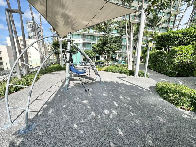 650 NE 32nd Street 1404, Miami, FL 33137