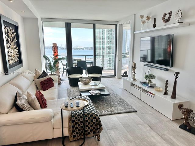 650 NE 32nd Street 1404, Miami, FL 33137