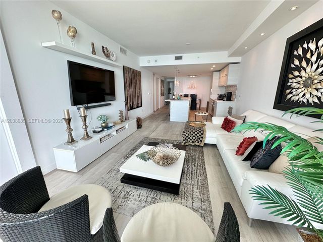 650 NE 32nd Street 1404, Miami, FL 33137