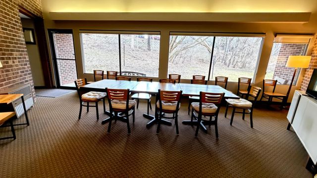 7401 W 101st Street 121, Bloomington, MN 55438