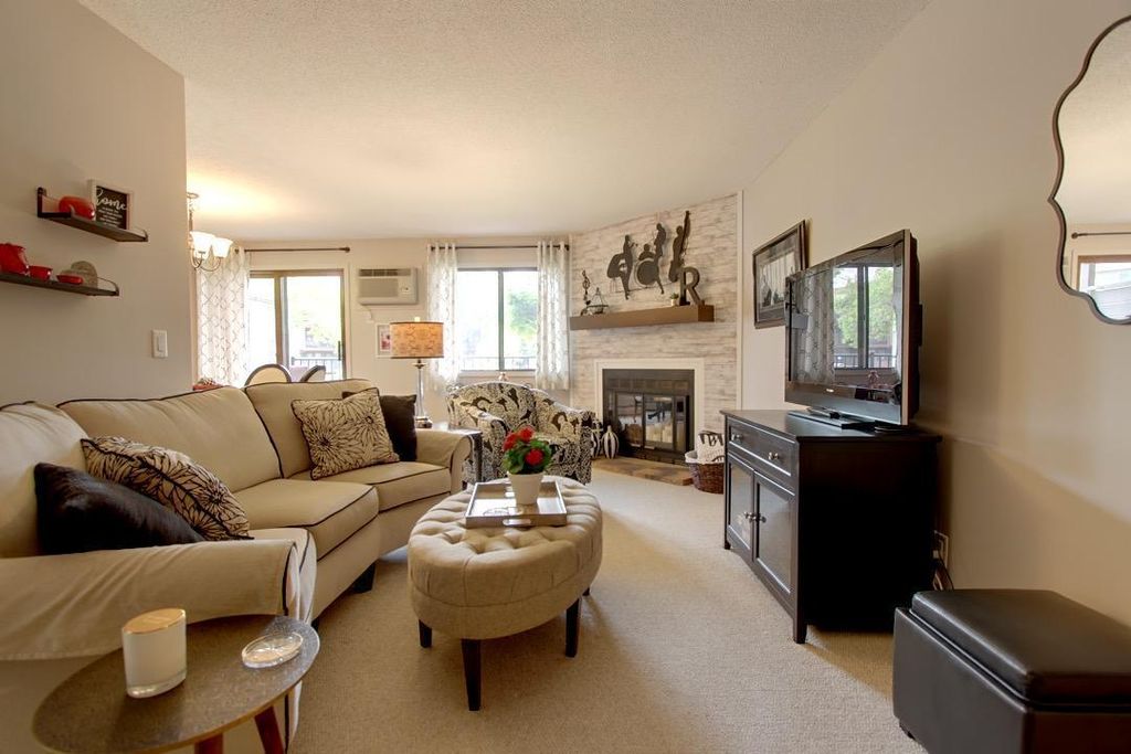 7401 W 101st Street 121, Bloomington, MN 55438