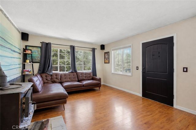 2073 Mojave Scenic, Wrightwood, CA 92397