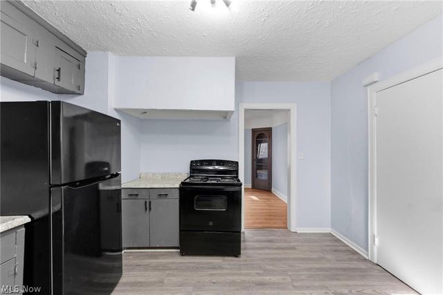 876 Eloise Drive Lower, Cleveland Heights, OH 44112