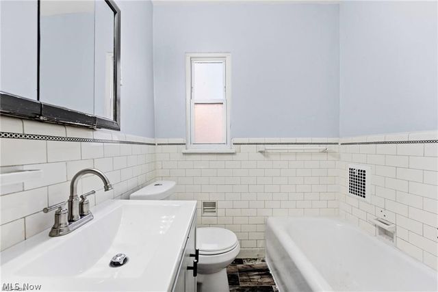 876 Eloise Drive Lower, Cleveland Heights, OH 44112