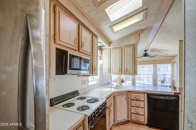 7750 E BROADWAY Road 835, Mesa, AZ 85208