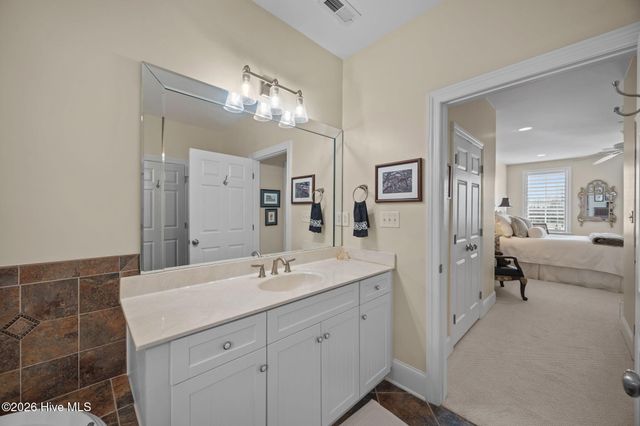 309 Moss Way 4-103, Washington, NC 27889