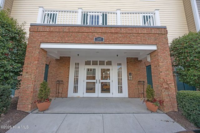 309 Moss Way 4-103, Washington, NC 27889