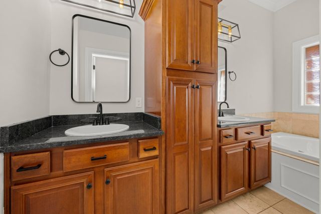 5904 Old Harding Pike, Nashville, TN 37205