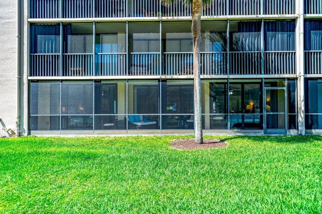 2424 N Federal Highway 107, Boynton Beach, FL 33435