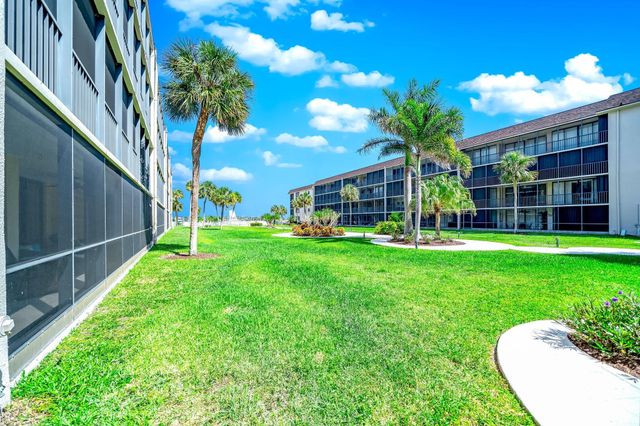 2424 N Federal Highway 107, Boynton Beach, FL 33435