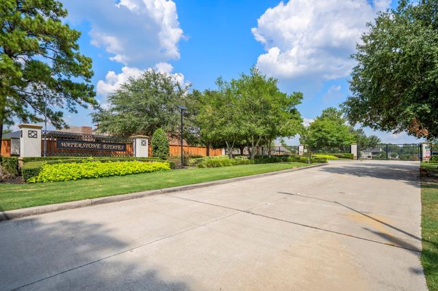 24810 Waterstone Estates Circle W, Tomball, TX 77375