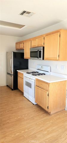 10611 Plainfield, Adelanto, CA 92301