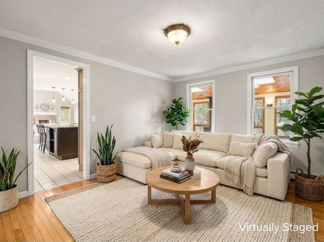 45 Ireta Rd, Shrewsbury, MA 01545