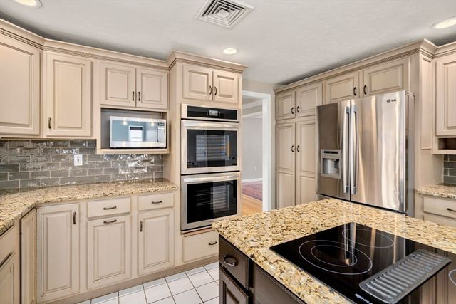 45 Ireta Rd, Shrewsbury, MA 01545