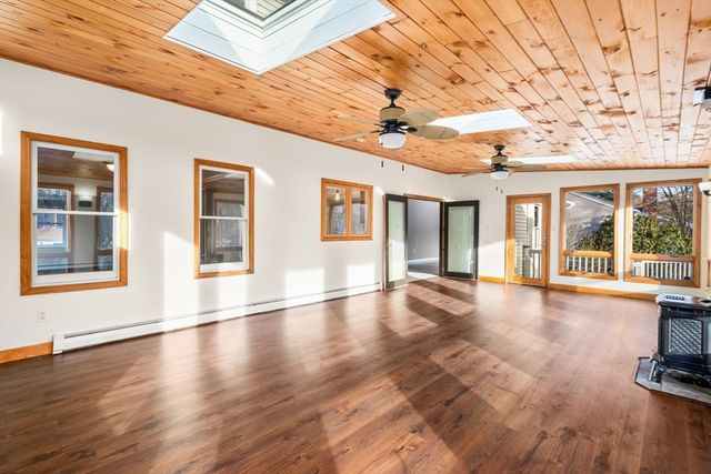 45 Ireta Rd, Shrewsbury, MA 01545