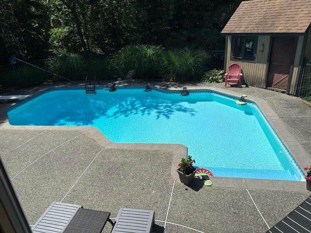 45 Ireta Rd, Shrewsbury, MA 01545