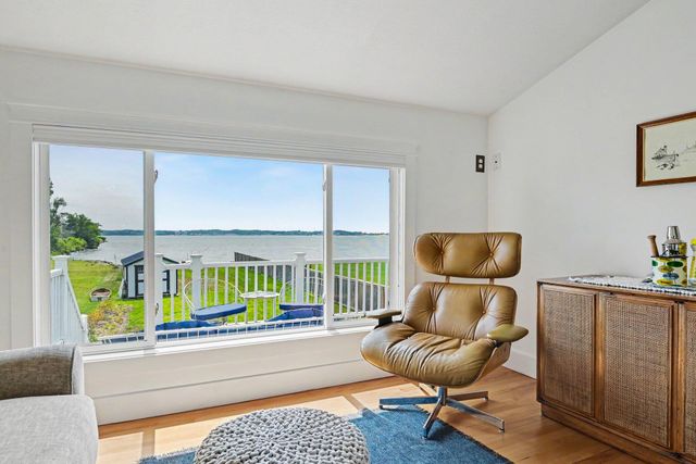345 Ruddiman Drive, North Muskegon City, MI 49445