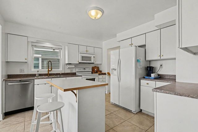 345 Ruddiman Drive, North Muskegon City, MI 49445