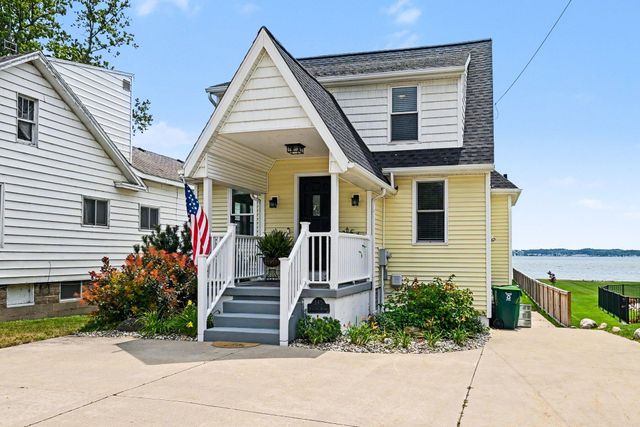 345 Ruddiman Drive, North Muskegon City, MI 49445