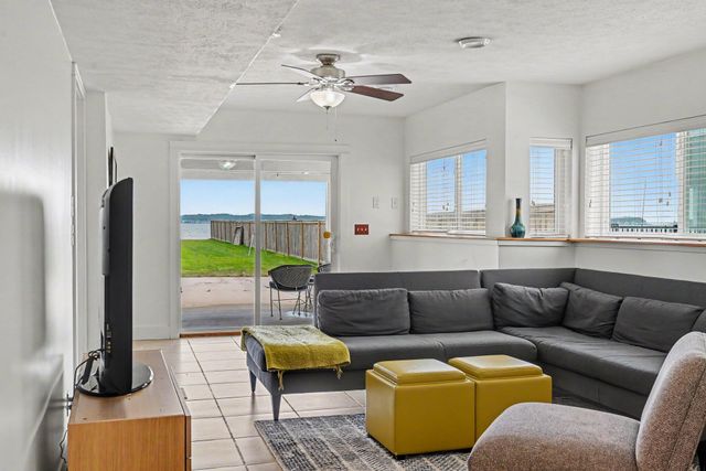 345 Ruddiman Drive, North Muskegon City, MI 49445