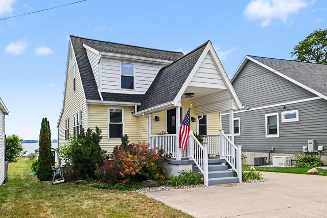345 Ruddiman Drive, North Muskegon City, MI 49445