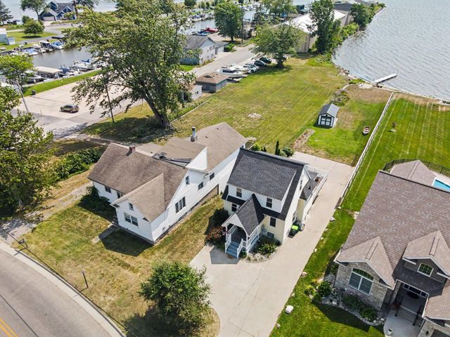 345 Ruddiman Drive, North Muskegon City, MI 49445