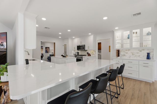 59421 E 301 Road, Grove, OK 74344