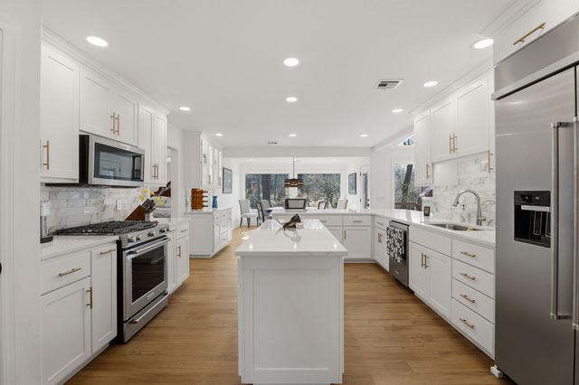 59421 E 301 Road, Grove, OK 74344