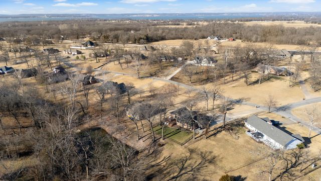 59421 E 301 Road, Grove, OK 74344