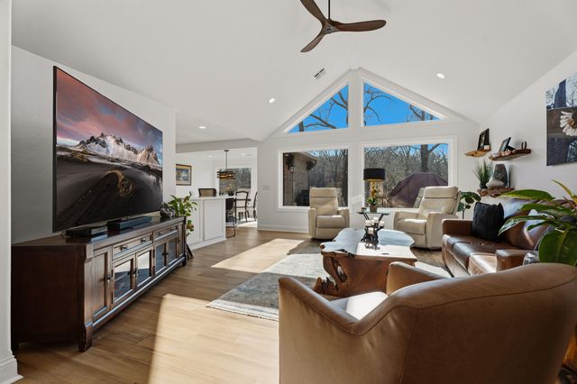 59421 E 301 Road, Grove, OK 74344