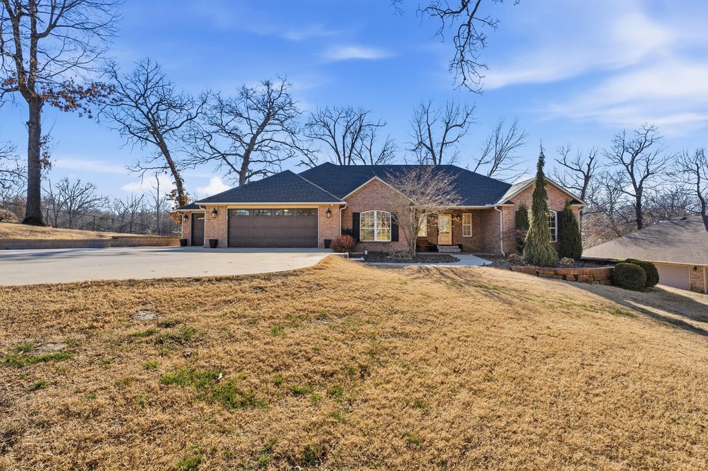 59421 E 301 Road, Grove, OK 74344