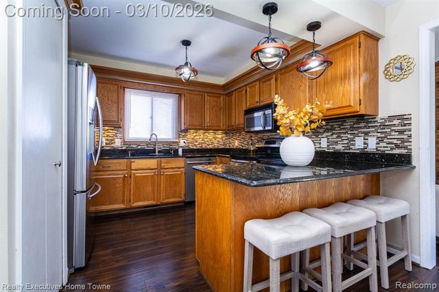 39344 Lorien Drive, Sterling Heights, MI 48313