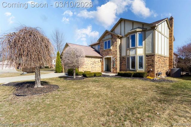 39344 Lorien Drive, Sterling Heights, MI 48313