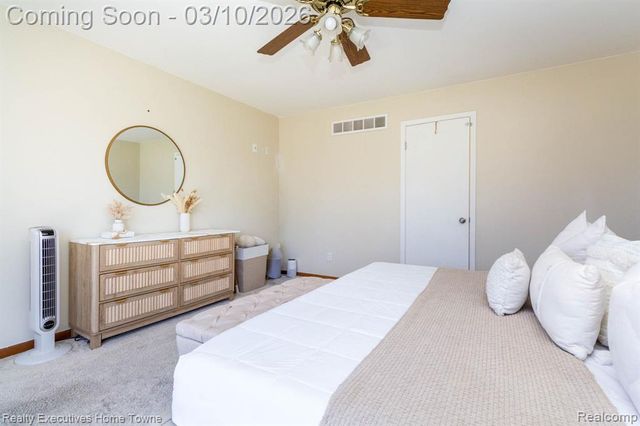 39344 Lorien Drive, Sterling Heights, MI 48313