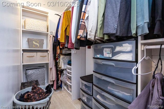 39344 Lorien Drive, Sterling Heights, MI 48313