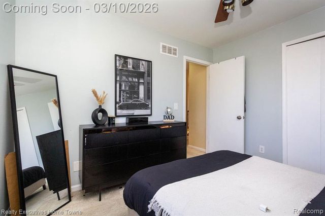 39344 Lorien Drive, Sterling Heights, MI 48313