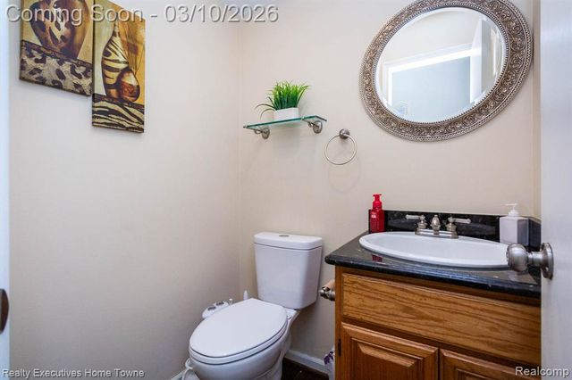 39344 Lorien Drive, Sterling Heights, MI 48313