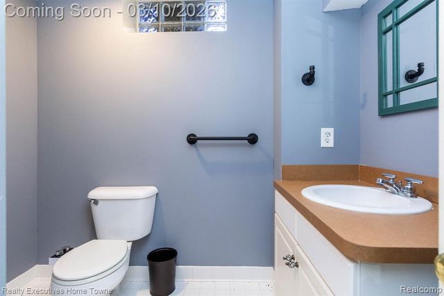 39344 Lorien Drive, Sterling Heights, MI 48313