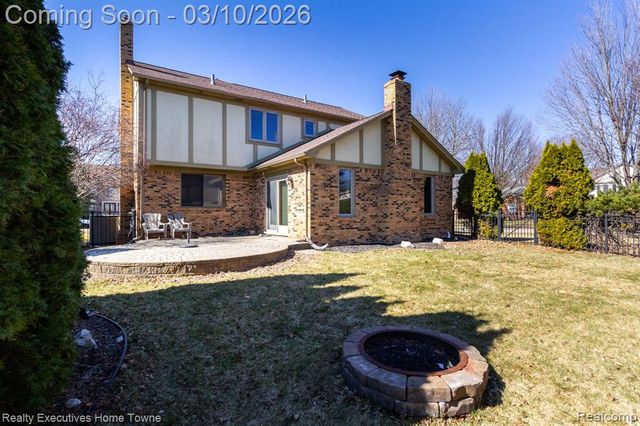 39344 Lorien Drive, Sterling Heights, MI 48313
