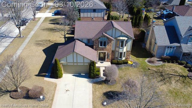 39344 Lorien Drive, Sterling Heights, MI 48313