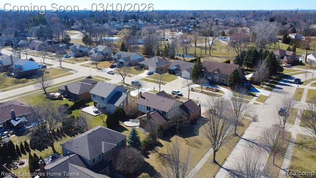 39344 Lorien Drive, Sterling Heights, MI 48313