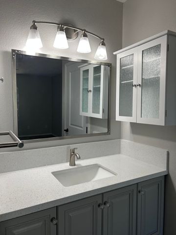 763 Western Hills Drive SE, Rio Rancho, NM 87124
