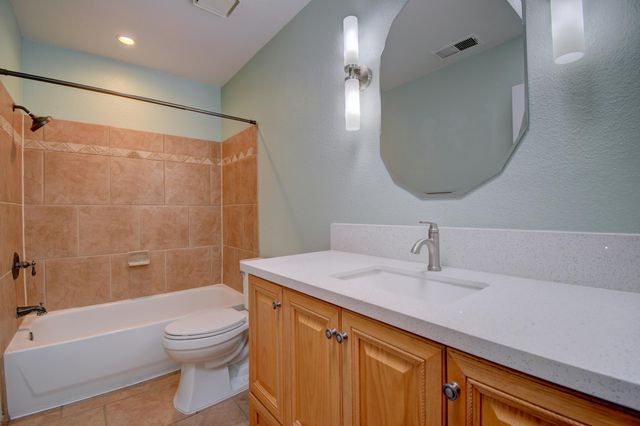 763 Western Hills Drive SE, Rio Rancho, NM 87124
