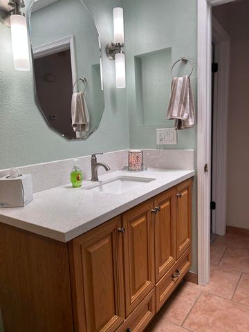 763 Western Hills Drive SE, Rio Rancho, NM 87124