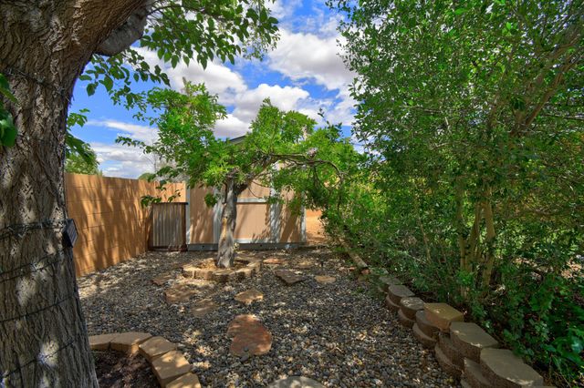 763 Western Hills Drive SE, Rio Rancho, NM 87124